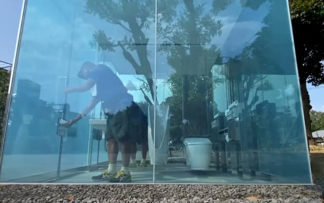 Wiiih.. Toilet Tembus Pandang di Taman Kota di Jepang, Berani Masuk?