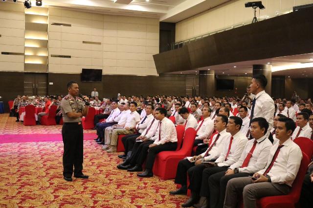 Kapolda Riau gelar Commander Wish bersama pejabat utama Polda