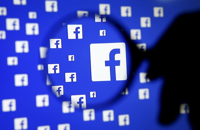 Kita Akan Lihat Banyak Status Pejabat Negara di Facebook