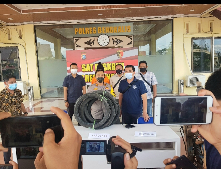 Bawa barang seludupan Asal Malaysia, Polres Bengkalis Ringkus MB