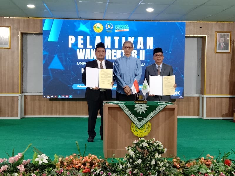 Pelantikan Wakil Rektor II UMRI, Dr. Muhammad Firdaus Resmi Gantikan Dr. M. Rasyad Zein