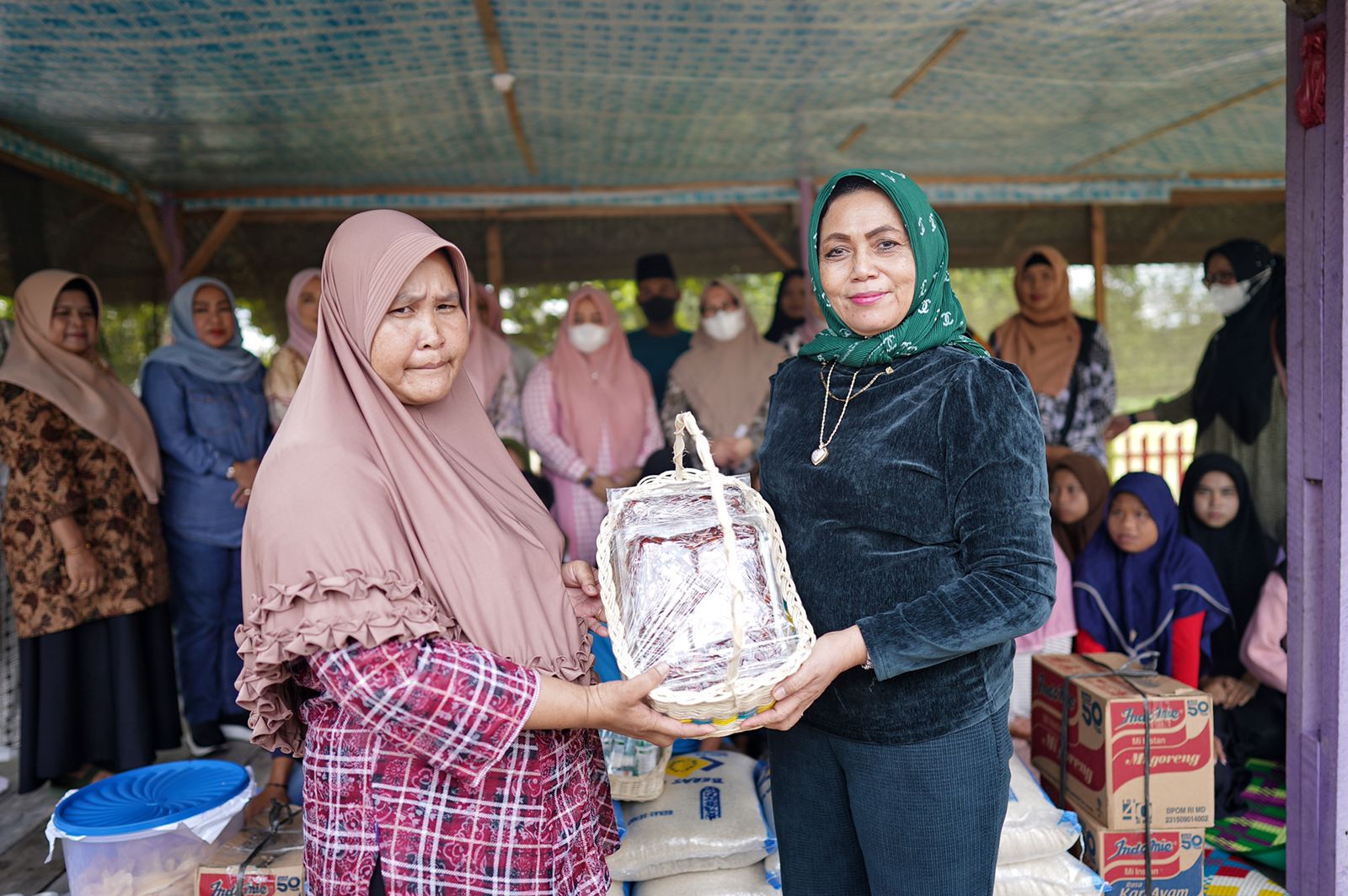 Akhir Pekan, Misnarni Syamsuar Berbagi Kebahagiaan Bersama Anak Panti Asuhan di Bengkalis