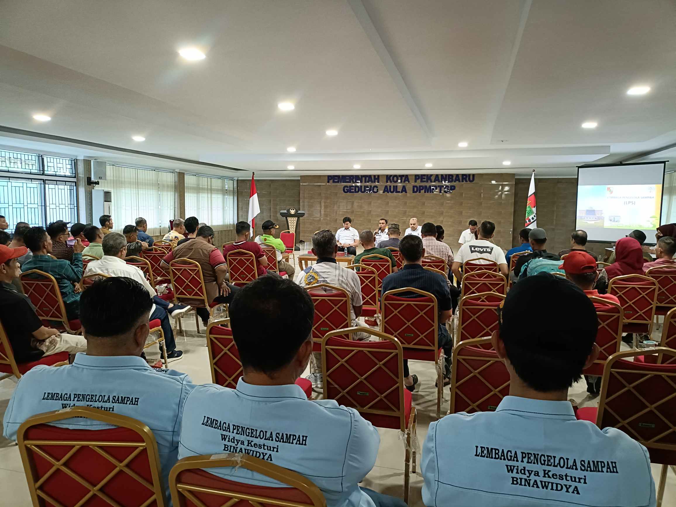 DLHK Pekanbaru Kumpulkan LPS Kelurahan, Komitmen Jaga Kebersihan Kota