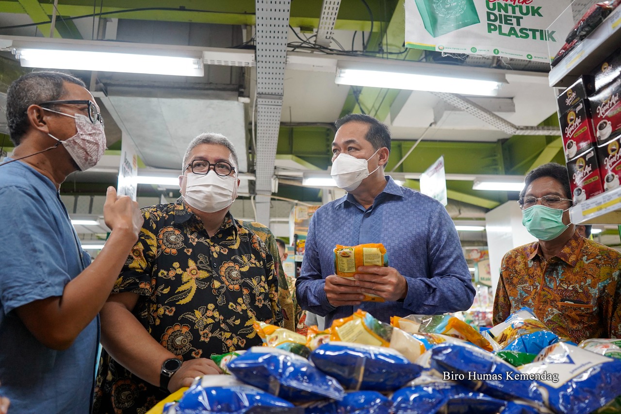 Pantau Migor dan Bapok di Ritel Modern, Mendag: Stok Melimpah, Kebutuhan Terpenuhi