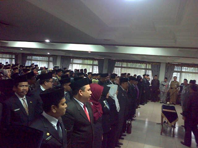Bermasalah dan Sakit, Dua Pejabat Pemko Pekanbaru Ini Disumpah Ulang  