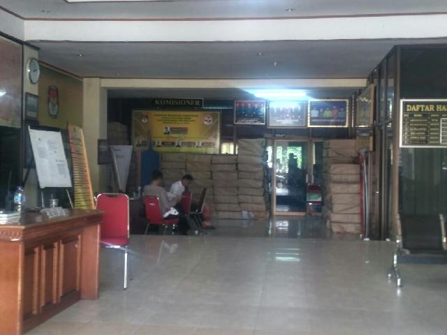 Sebanyak 587.192 surat suara sudah tiba di Pekanbaru