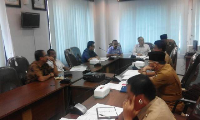 Pertanyakan Dana Sertifikasi dan Insentif, Komisi III DPRD Hearing Disdik Pekanbaru