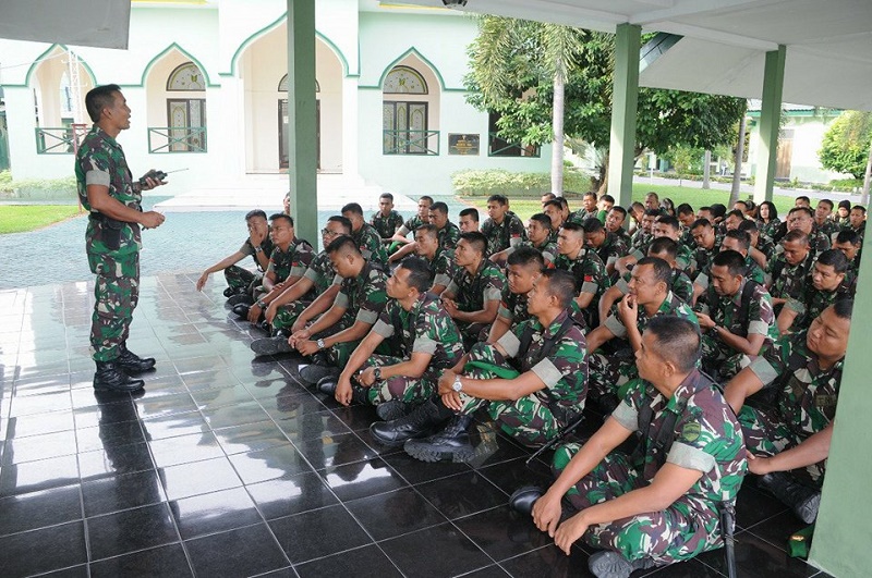 Prajurit Korem 031/WB Dibekali Materi Komunikasi Tempur