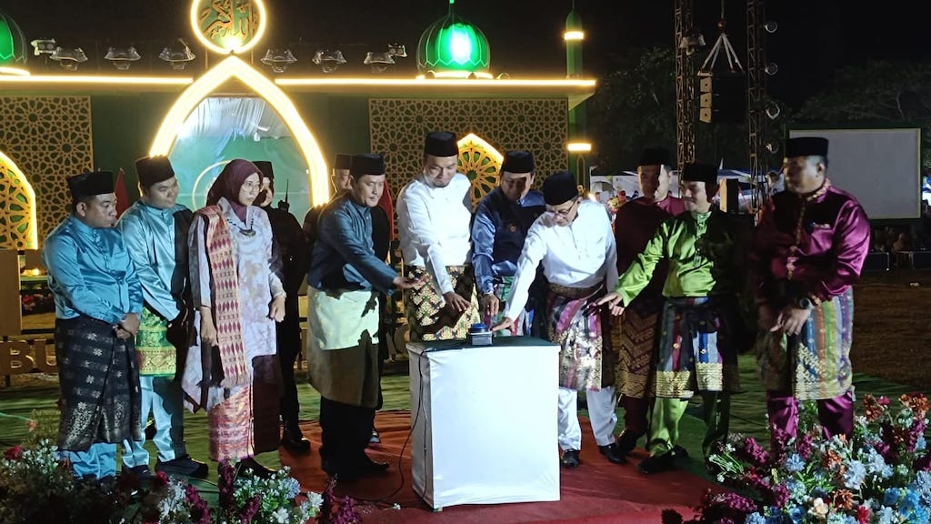 Ribuan Warga Padati Air Molek, MTQ ke-54 Inhu Dibuka Bupati Ade Agus