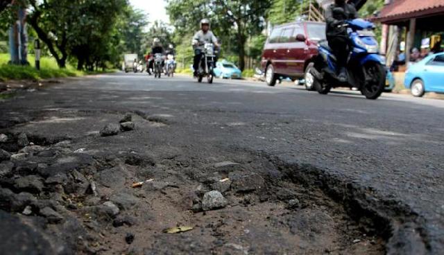 Jalanan di Kota Pekanbaru Banyak yang Berlubang, Dewan Harapkan Pemko dan Pemprov Beri Perhatian