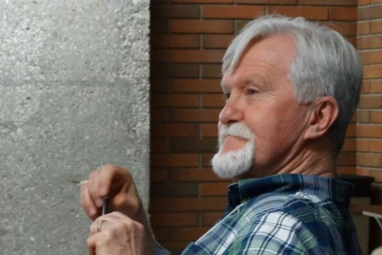 Pria Ini Simpan Kado dari Mantan Tetap Terbungkus Selama 47 Tahun