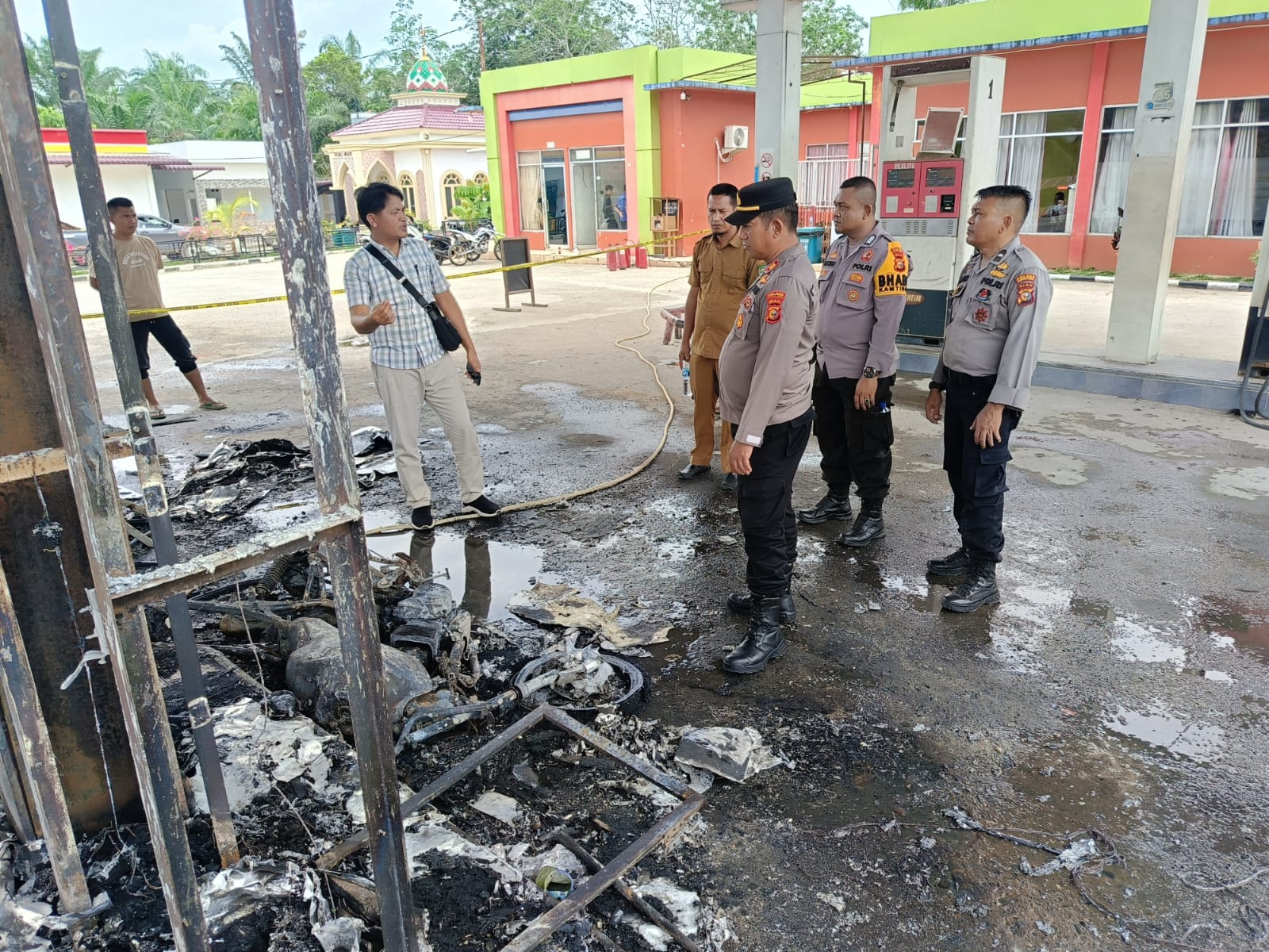 Percikan Api dari Motor Picu Kebakaran SPBU di Kabun, Rokan Hulu