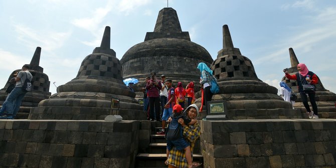 Luhut: Tarif Naik Candi Borobudur Rp750.000 Belum Final