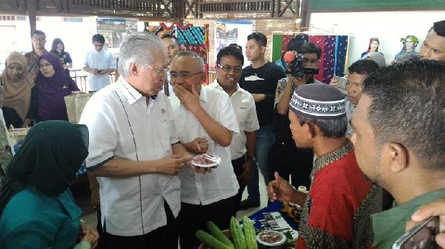 Saat Kunjungan ke Riau, Mendag Jamin Stok dan Harga Sembako Aman Jelang Idul Fitri 1438 H