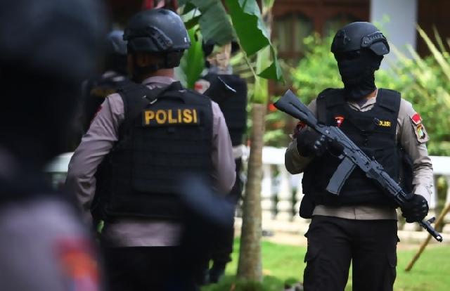 Polisi tembak mati enam terduga teroris di Tuban