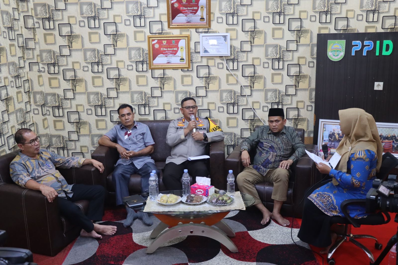 Talk Show 'Menangkal Hoax dan Mencegah Black Campaign' di Rokan Hulu Edukasi Warga untuk Pilkada Damai