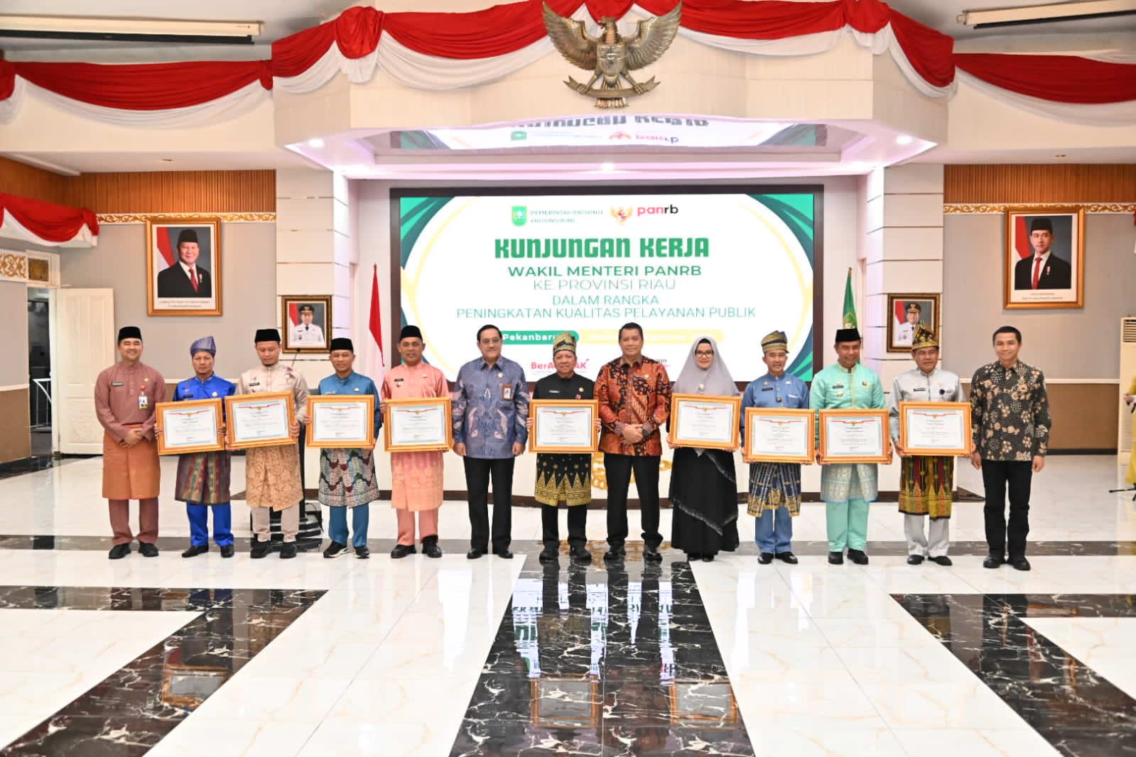 Pemkab Bengkalis Raih Tiga Penghargaan Pelayanan Publik dari KemenPAN-RB