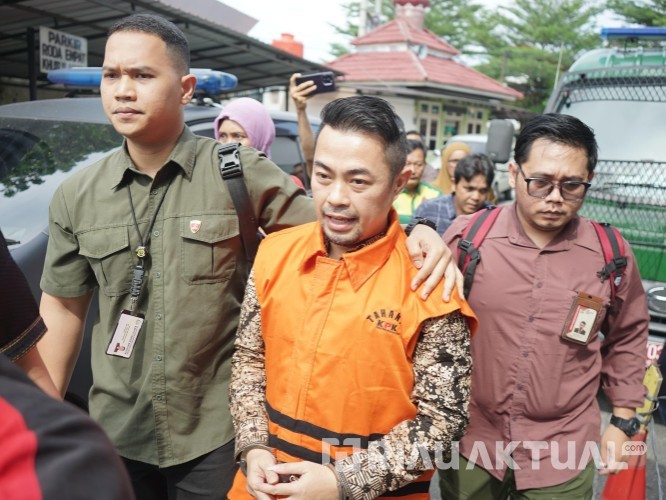 Pj Wali Kota Pekanbaru Risnandar Mahiwa Didakwa Potong Dana APBD Senilai Rp8,9 Miliar