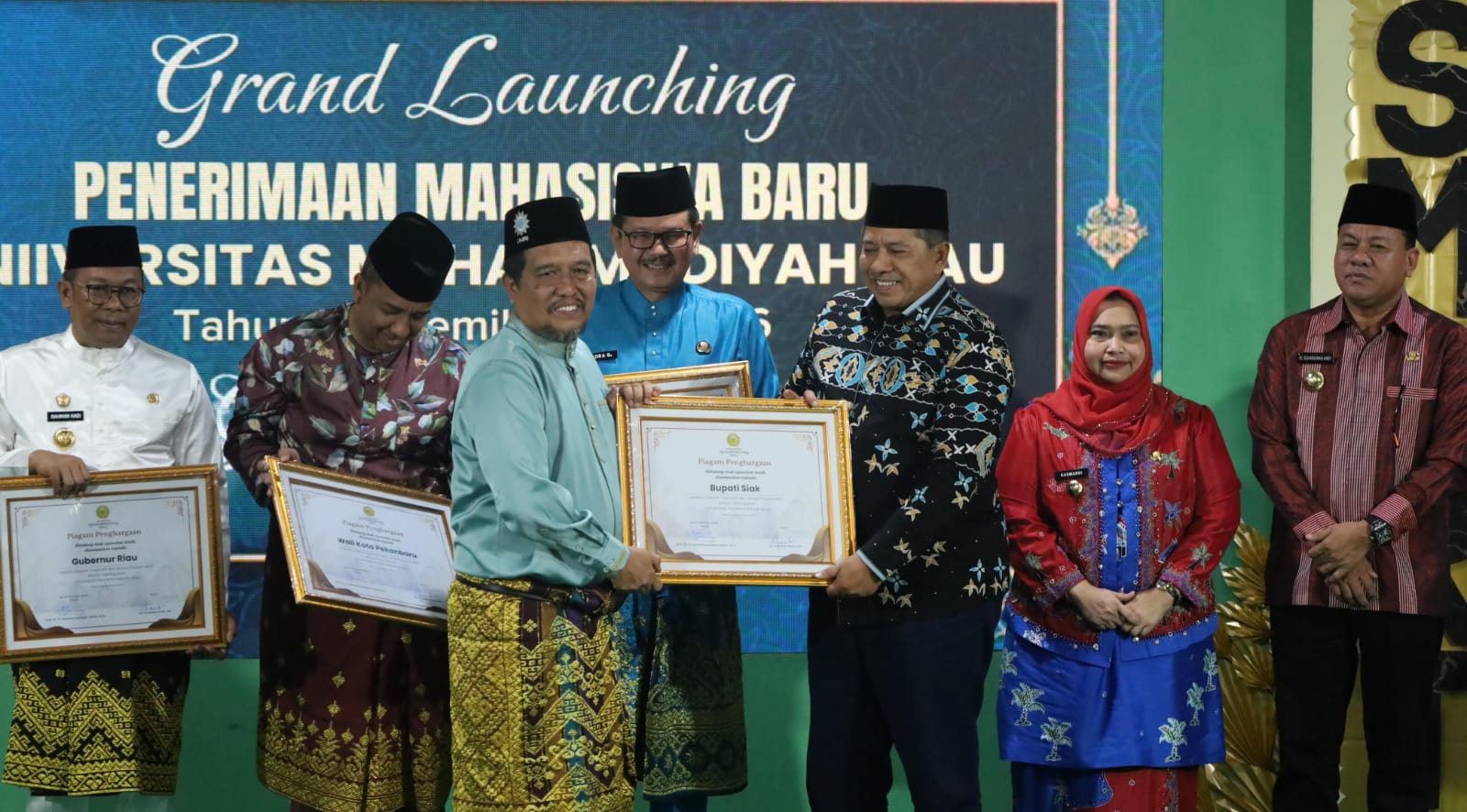 Bupati Siak Raih Penghargaan Kepala Daerah Inspiratif dari Universitas Muhammadiyah