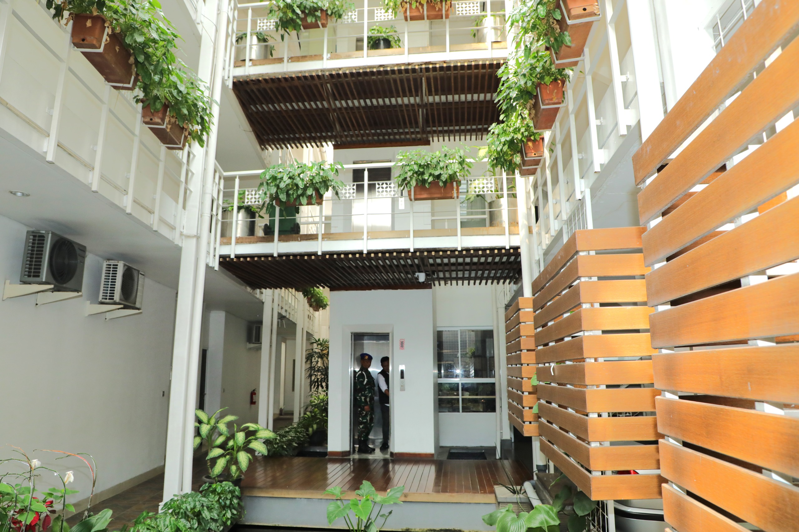 Diduga Hasil TPPU Korupsi Pertamina, Rumah Mewah Riza Chalid di Kebayoran Baru Disita Kejagung