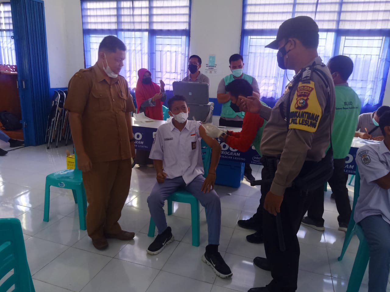 Polsek Pangkalan Lesung Lakukan Pengamanan Giat Vaksinasi di Sekolah 