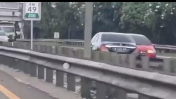 Polisi Duga Pengemudi Mercy Lawan Arah Bak GTA di Tol JORR Alami Demensia