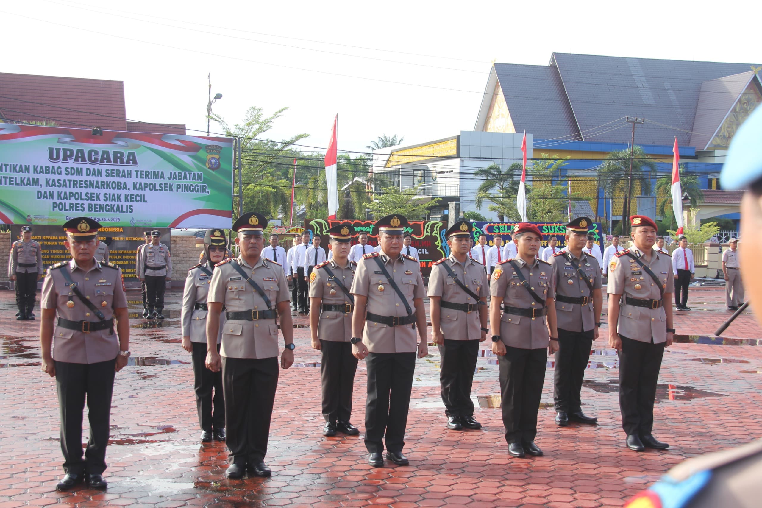 Kapolres Bengkalis Pimpin Sertijab Lima Pejabat dan Lepas Purnawirawan