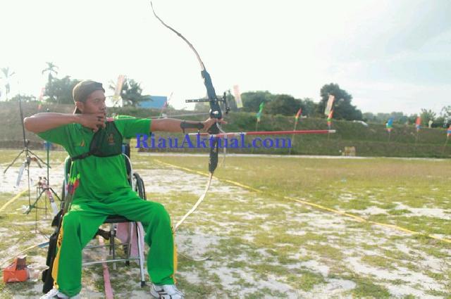 Panahan Riau Targetkan Dua Medali Emas Pada Peparnas XIV 2012