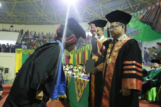 Gubri Ingatkan Alumni UIR Tidak Bercita-cita Jadi PNS