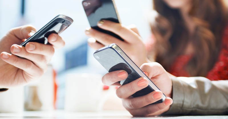 Hati-Hati! Pencahayaan Gadget Berlebihan, Ancam Kenyamanan Mata Pengguna