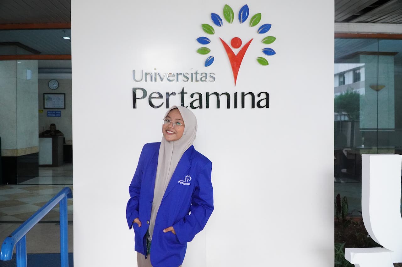 Astika Nuralia Rahmi: Inspirasi dari Peraih Beasiswa Prestasi PHR di Tengah Kehilangan