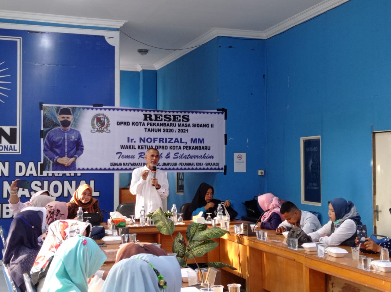 Reses di Kampung Melayu, Emak-emak Sampaikan Persoalan UMKM Kepada Nofrizal