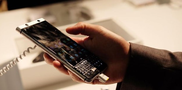 BlackBerry Boyong Ponsel Baru ?