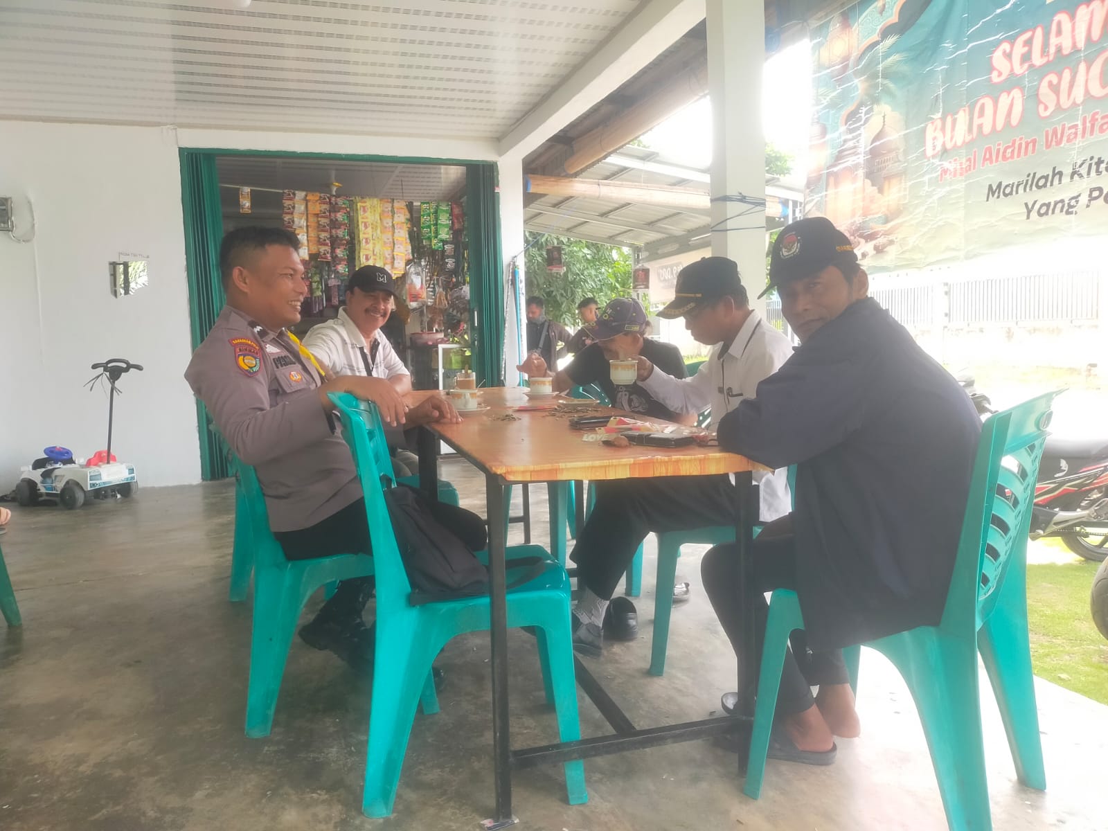 Polsek Mandau Edukasi Warga Desa Balai Makam Lewat Giat 'Ngopi Bersama'