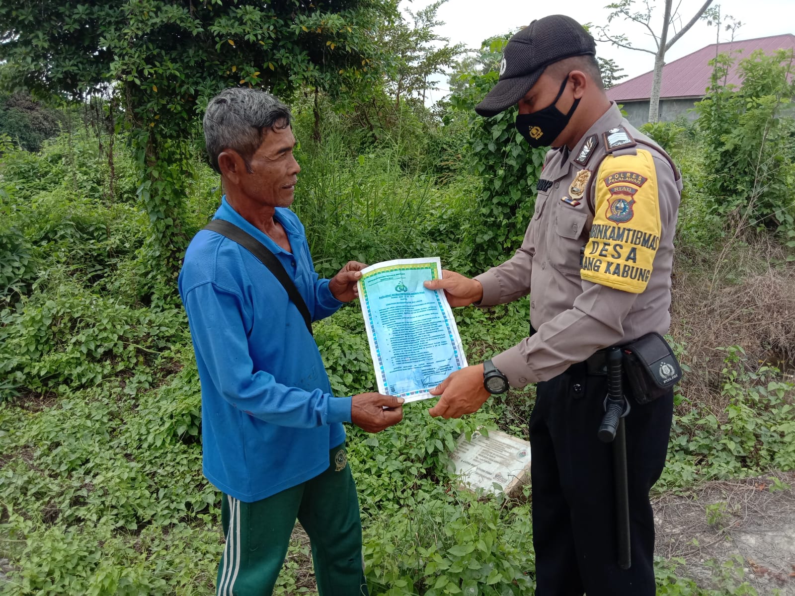 Cegah Karhutla, Polsubsektor Pelalawan Beri Tahu Masyarakat Soal Larangan Membakar