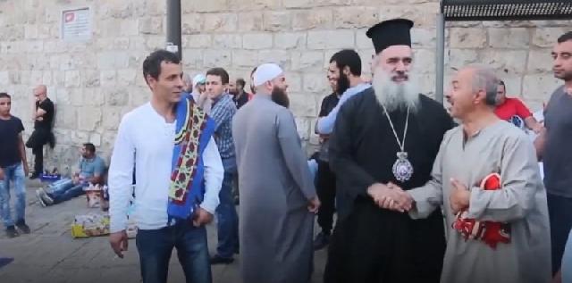 Bela Masjid Al Aqsa, Muslim dan Kristen Palestina Kompak Berunjuk Rasa