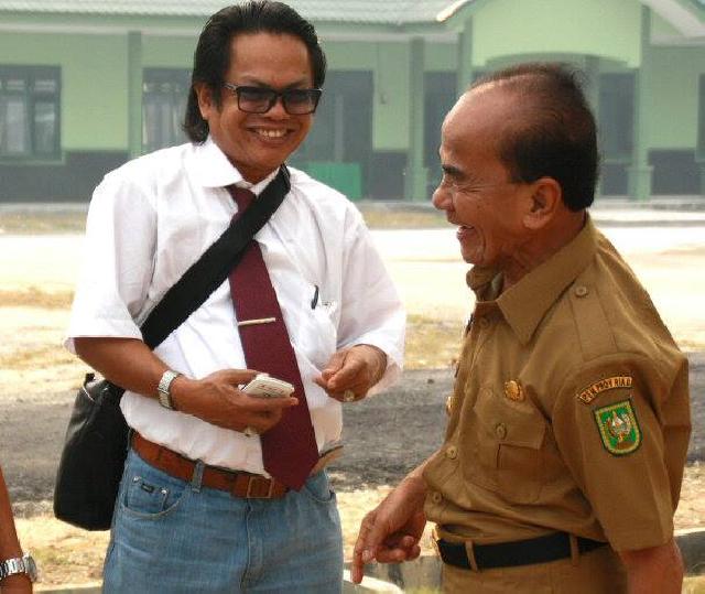Siapa Wartawan Riau Penerima 'Uang 86' Berita Esek-esek Annas Maamun?