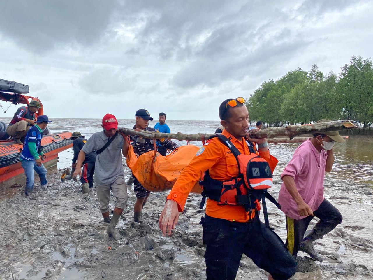 Tim SAR Temukan ABK Jatuh dari KM Makmur Jaya 89 di Perairan Bengkalis