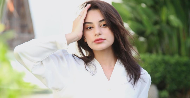 Nora Alexandra Akhirnya Divaksin