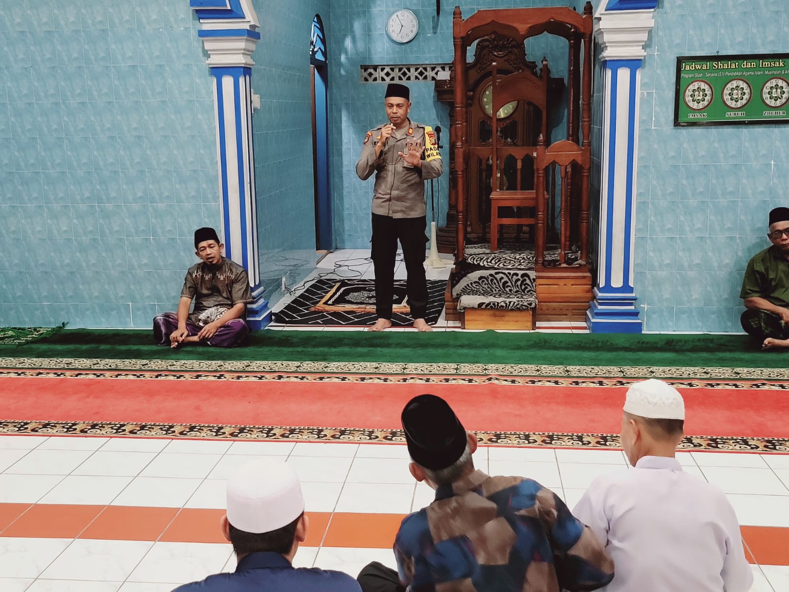 Di Masjid, Kapolsek Medang Kampai Sampaikan Jaga Kamtibmas Jelang Pemilu