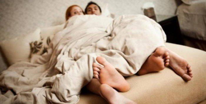 Parah ! Bukannya Kerja, Kades Ini Malah Bertelanjang Ria dengan Selingkuhannya