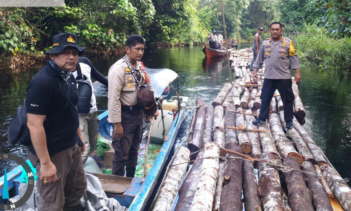 Polres Siak Lakukan Penyelidikan Terkait Temuan Kayu illegal logging di Sungai Apit
