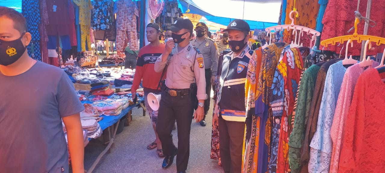 Hari Pasar, Polsek Bandar Sei Kijang Operasi Yustisi Penjual Beli di Imbau Patuhi Prokes