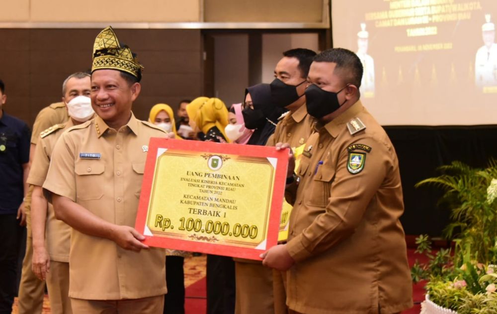 Kecamatan Mandau Terima Penghargaan Terbaik EKK Tingkat Provinsi Riau