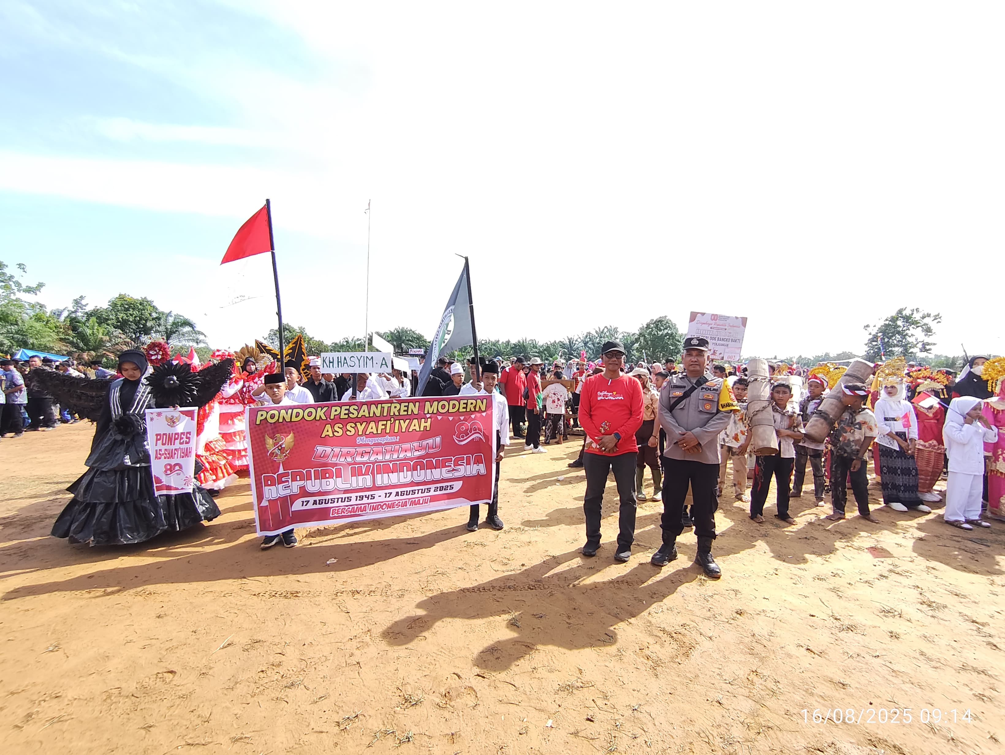Polsek Bangko Pusako Amankan Karnaval HUT RI ke-80 di Bangko Bakti