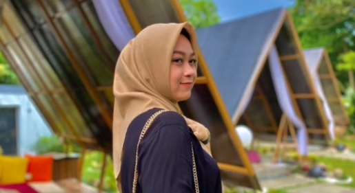 Wiih.. Baru Cerai, Bidan Cantik Serang Langsung Jadi Rebutan