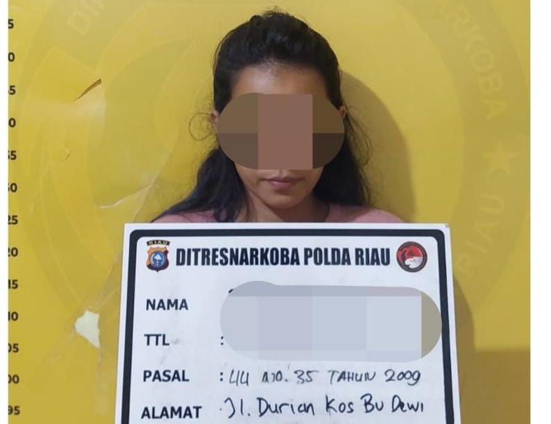 Terlibat Peredaran Narkoba di Riau, Wanita Hamil 7 Bulan Diamankan Bersama 3 Pria