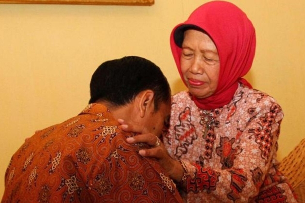 Ibunda Presiden Jokowi Dikabarkan Meninggal Dunia