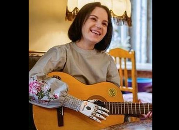 Selingkuh, Tangan Istri Cantik Dibuntungi dengan Kapak