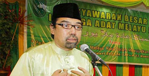 Sikap UAS Membuat Ketua Umum MKA LAM Riau Menangis